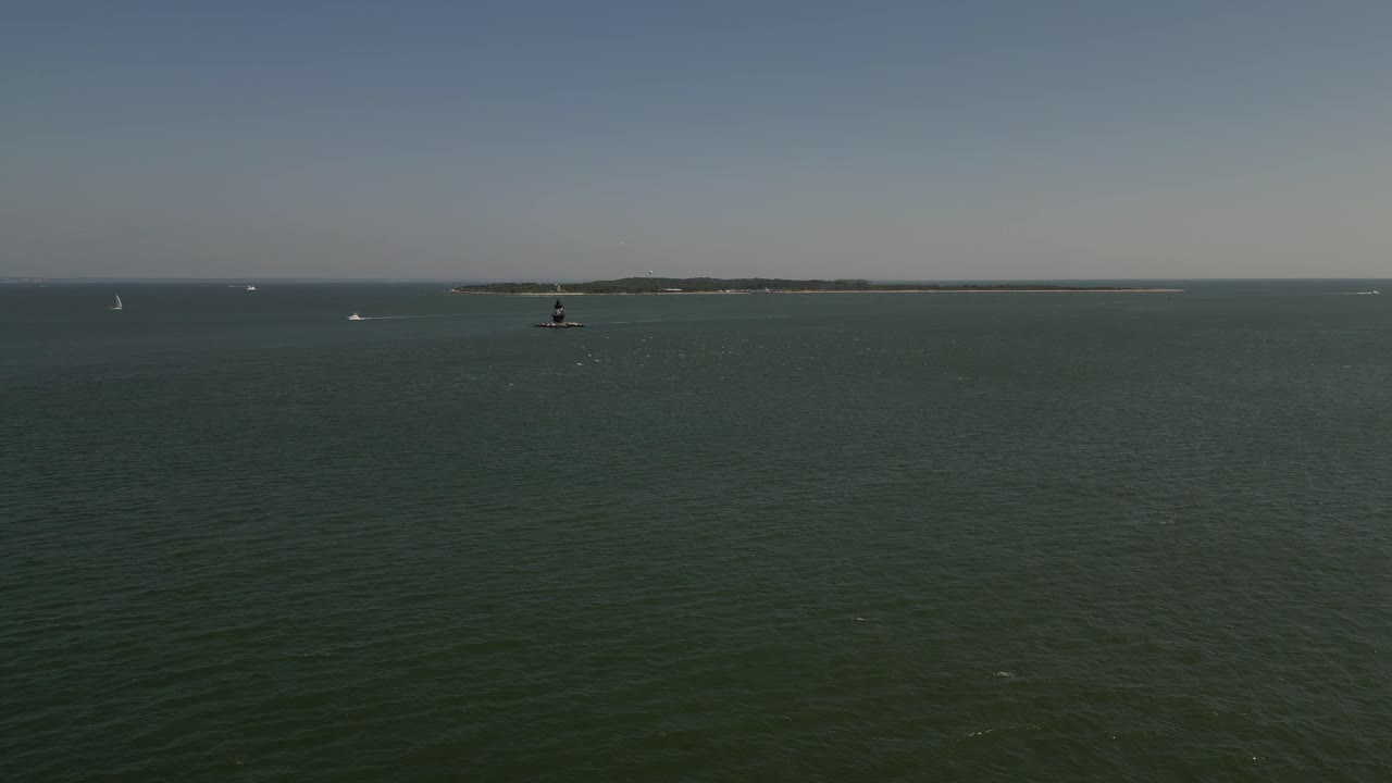 ⁇ 은 날 에 오리엔트 포인트 의 동쪽 끝 에 있는 오리엔트 포인트 등대