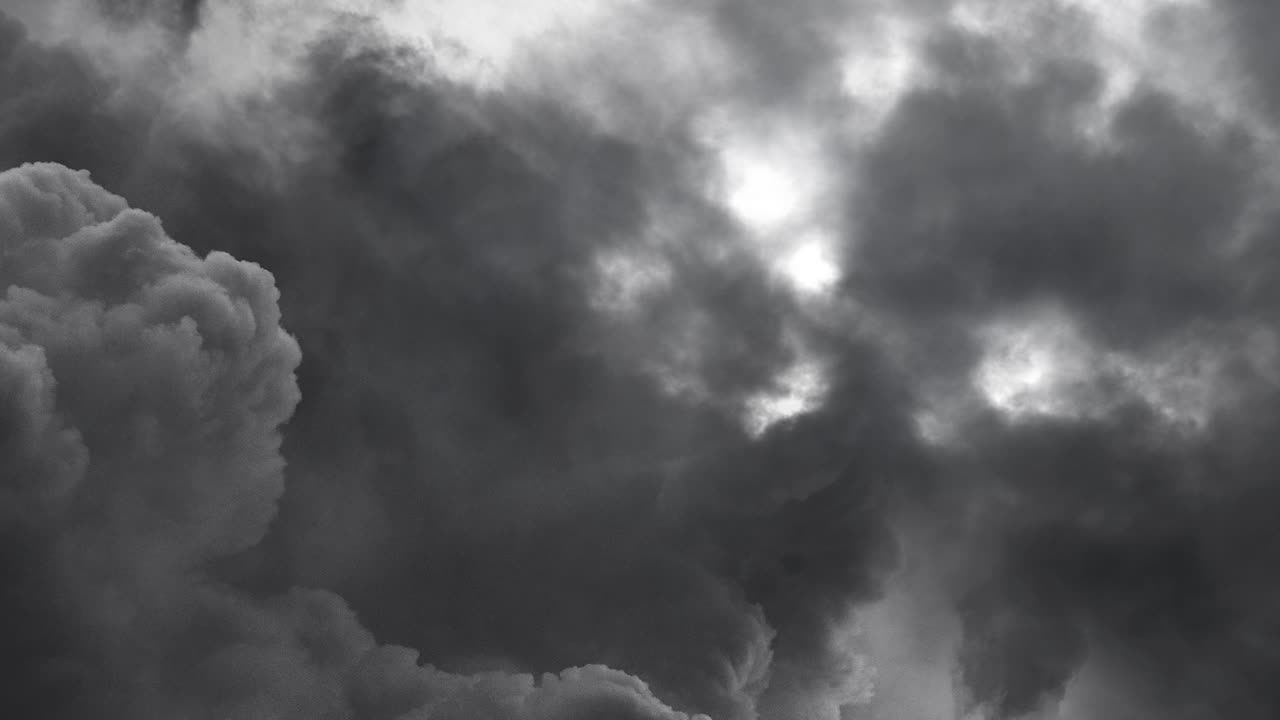 구름과 번개 플래시 4k