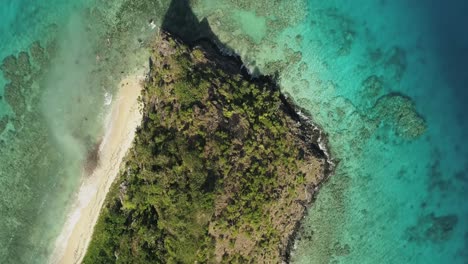 Imágenes-Aéreas-Del-Océano-Y-La-Tierra-En-Una-Isla-En-Tonga