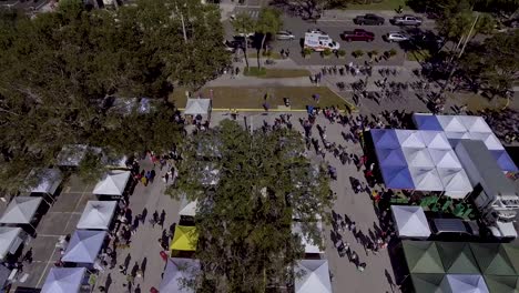 Video-De-Drones-Aéreos-De-4k-Del-Mercado-De-Agricultores-En-El-Parque-Frente-Al-Mar-En-St