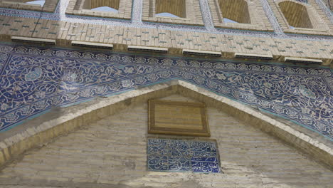 arquitectura antigua en el casco antiguo de khiva en uzbekistán - toma de dron