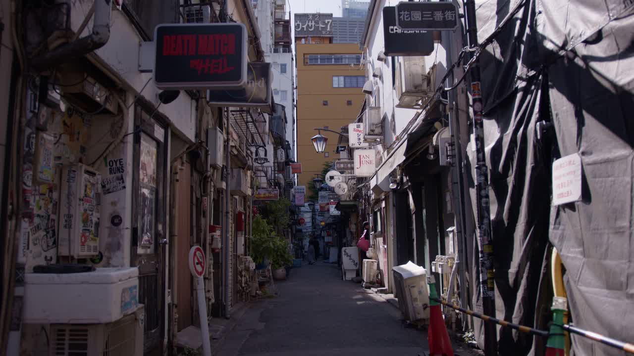 Golden Gai Bar Street in Shinjuku DaylightExplore the quiet charm of Shinjuku’s iconic Golden Gai alleys during the day.