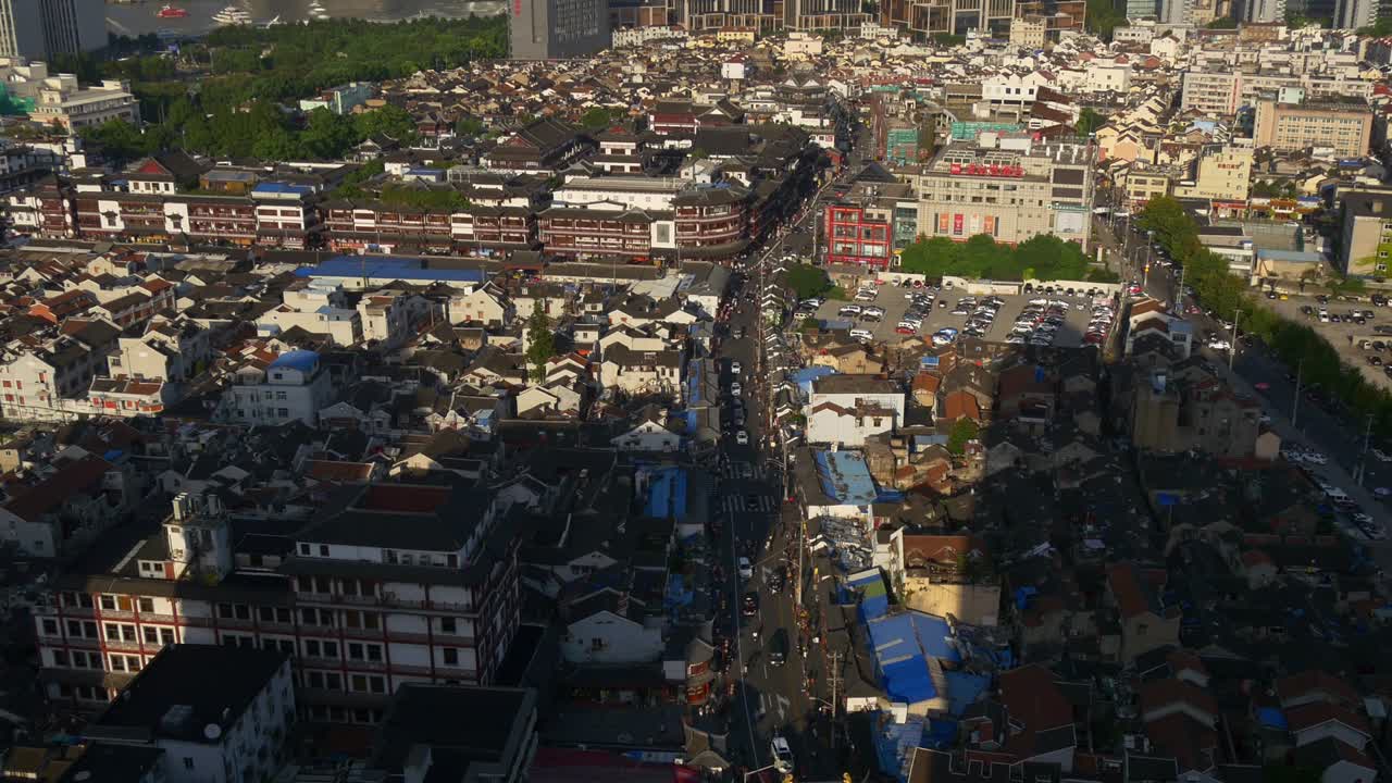 상하이 시의 슬럼 블록 옥상 파노라마 4k