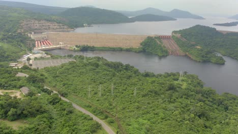 Presa-Eléctrica-De-Akosombo-En-Ghana