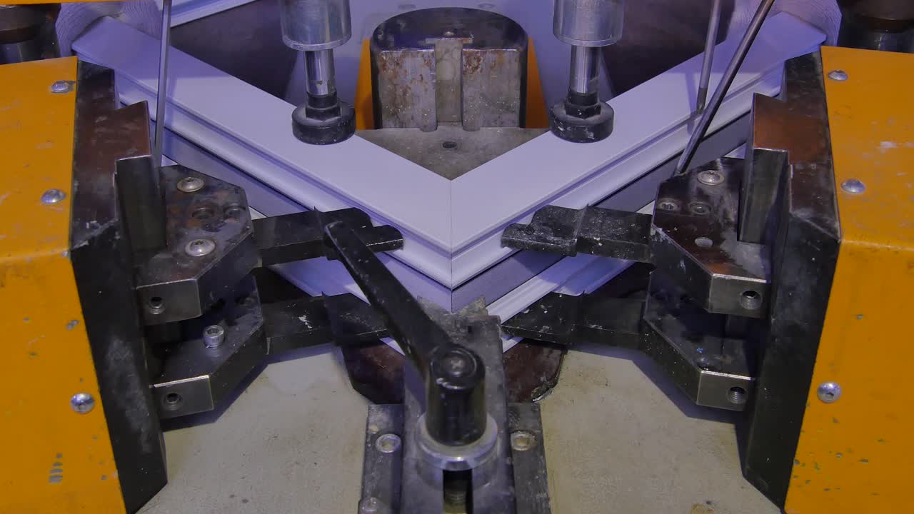 máquina de unión de esquinas del marco de la ventana