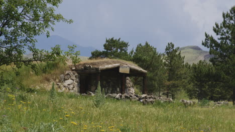 Antiguo-Edificio-De-Sótano-De-Piedra-En-Samtskhe-javakheti,-Georgia