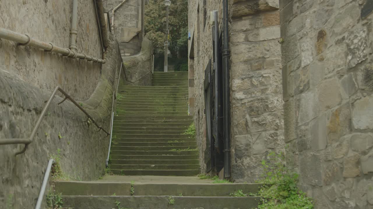 An old stairway on a street in Edinburgh in 5K.