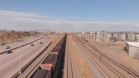 Tren-De-Ferrocarril-Que-Transporta-Carbón-Fuera-De-Denver-Colorado