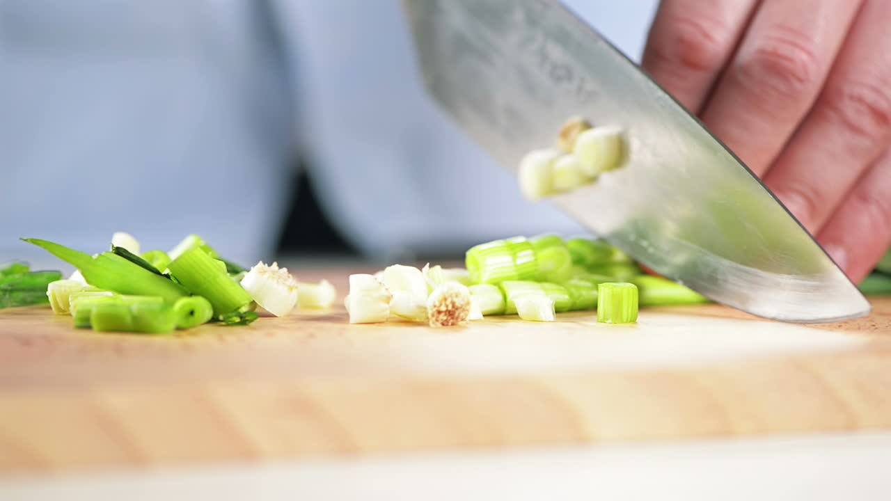 ⁇ 을 때 손가락을 조심하세요.