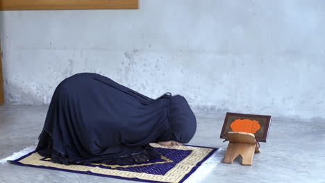 a captivating visuals portraying the unwavering devotion, aspirations, and interconnectedness of asian muslim through surah al-fatiha and sajdah the beauty of prayer and the powerful unity