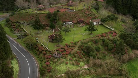 track in miradouro do pôr-do-sol, sao miguel, portugal