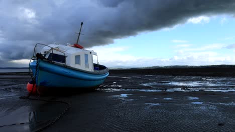 Barco-De-Pesca-Azul-De-La-Bahía-De-Morecambe