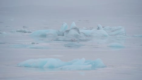 정적, 청록색 빙산의 샷, 바다, skaftafellsjokull 빙하, 흐린 날, 아이슬란드의 남쪽 해안