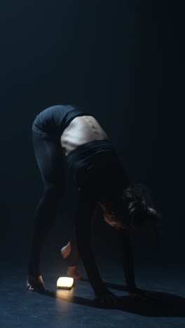 modern dance performance in the dark