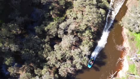 Motorboot-Rast-Den-Swan-River-Hinunter