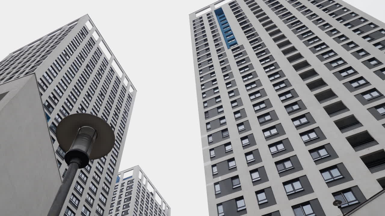 edificios de apartamentos modernos