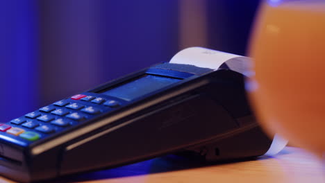 pago móvil en un restaurante