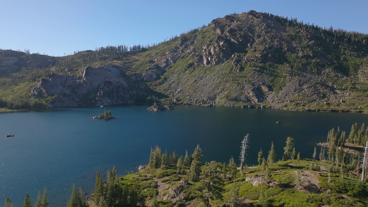 Serene view of Lakes Basin in California with tranquil blue waters