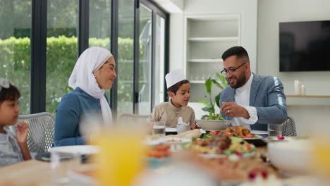 muslim family dinner celebration