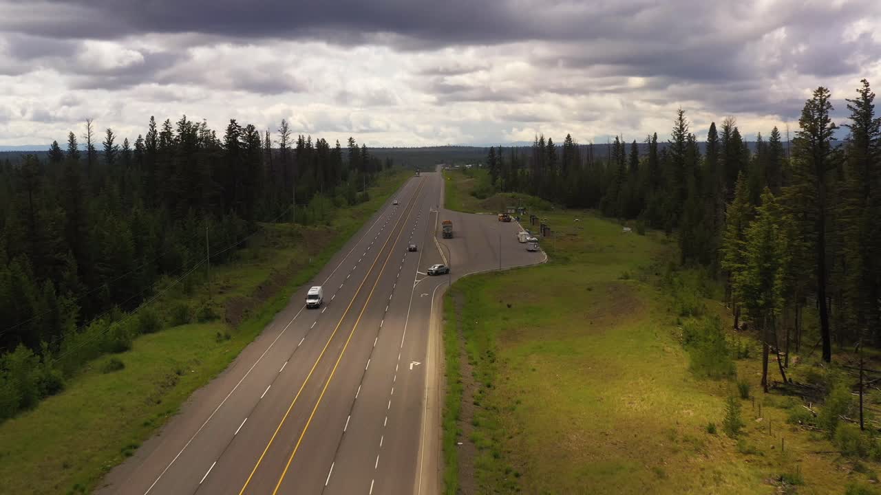 고속도로  ⁇  에 있는 북극 숲