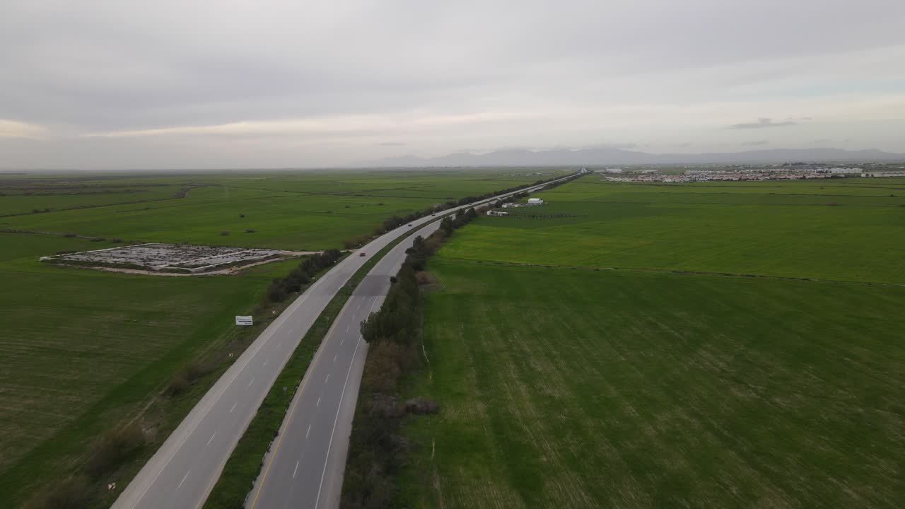 camino principal verde