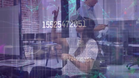 animación de la red de conexiones sobre personas de negocios que trabajan en la oficina