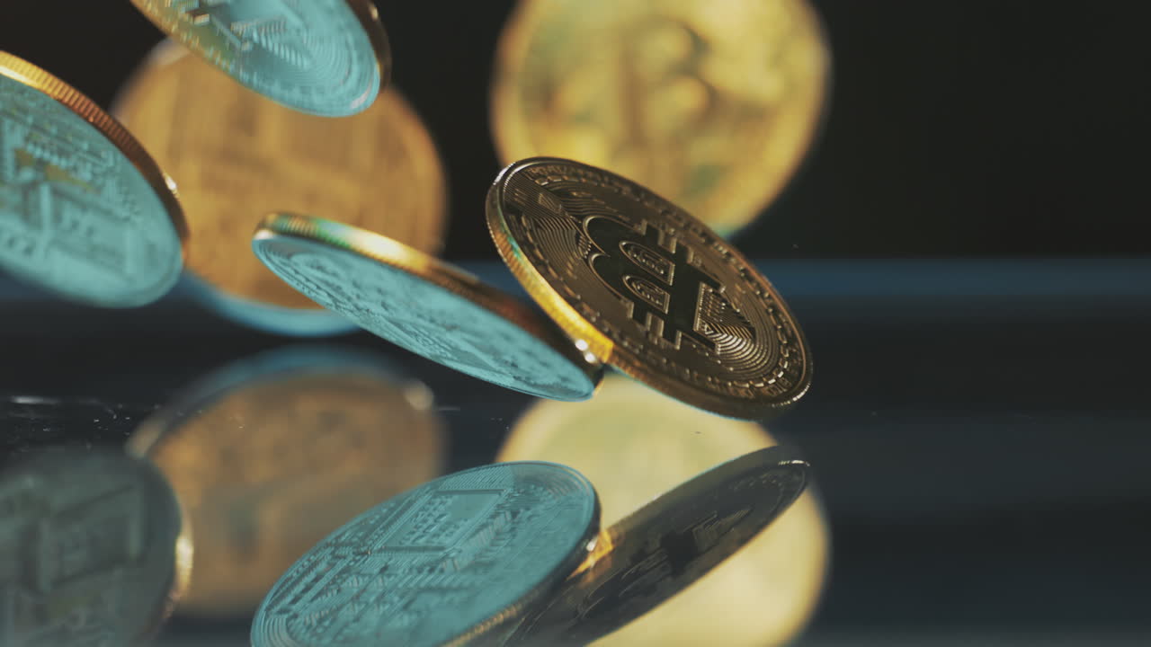 las monedas de bitcoin caen