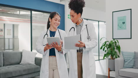 Talking-doctors,-walking-or-tablet-in-hospital