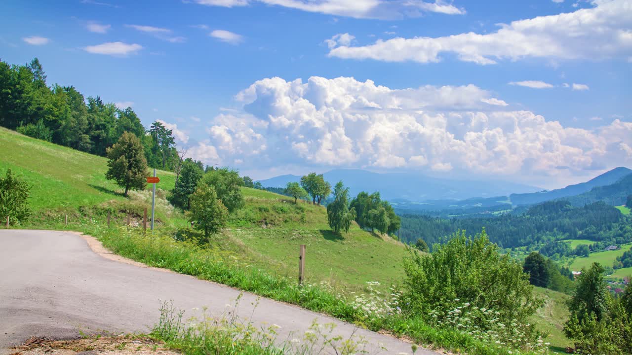 아름다운 슬로베니아 시골의 유럽 풍경 보기, 팬