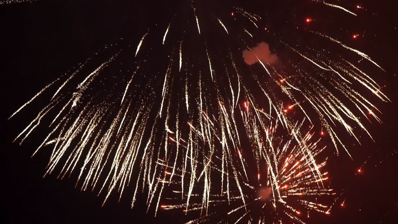gran saludo de artillería festivo, fuegos artificiales