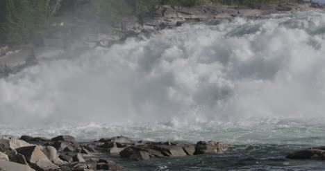 Norwegen-Wasserfall-4k-02