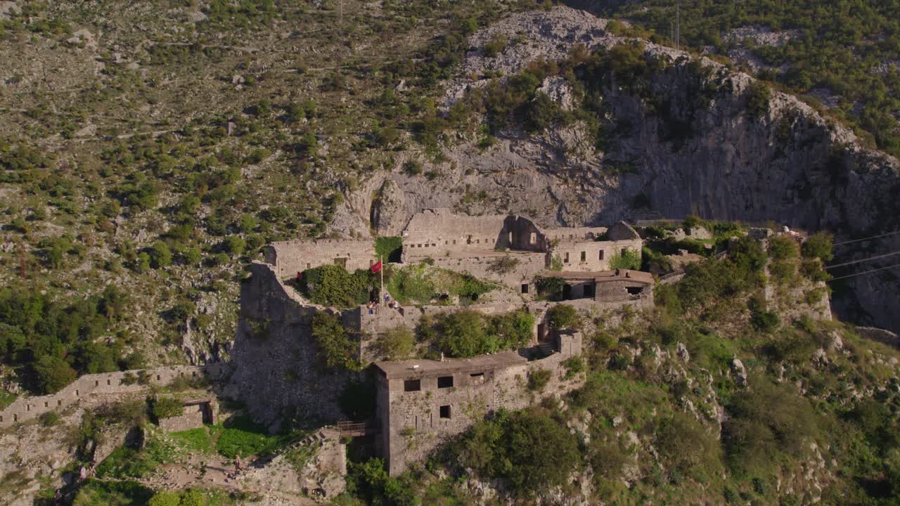antiguo fuerte de kotor en st