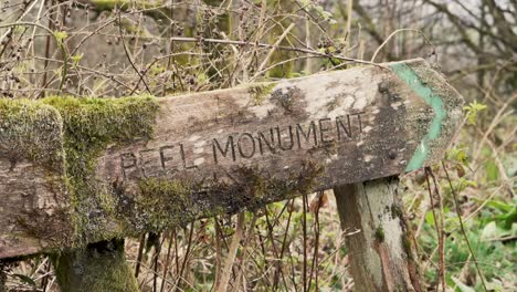 A-wooden-sign-to-Peel-Tower-in-Bury,-Greater-Manchester