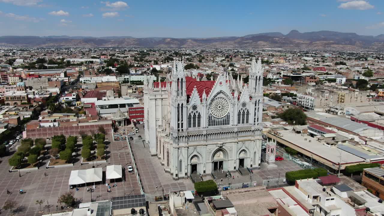 toma aérea en la catedral de león guanajuato méxico templo expiatorio
