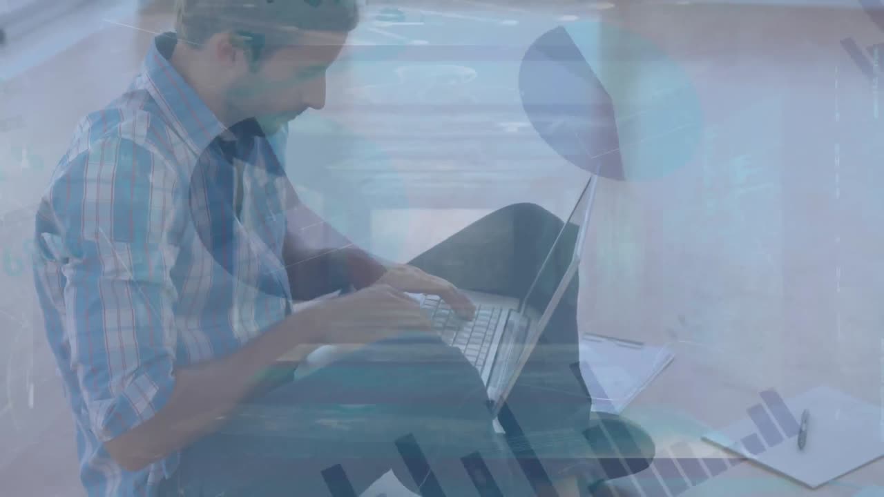 animación del procesamiento de estadísticas sobre un empresario que usa una computadora portátil