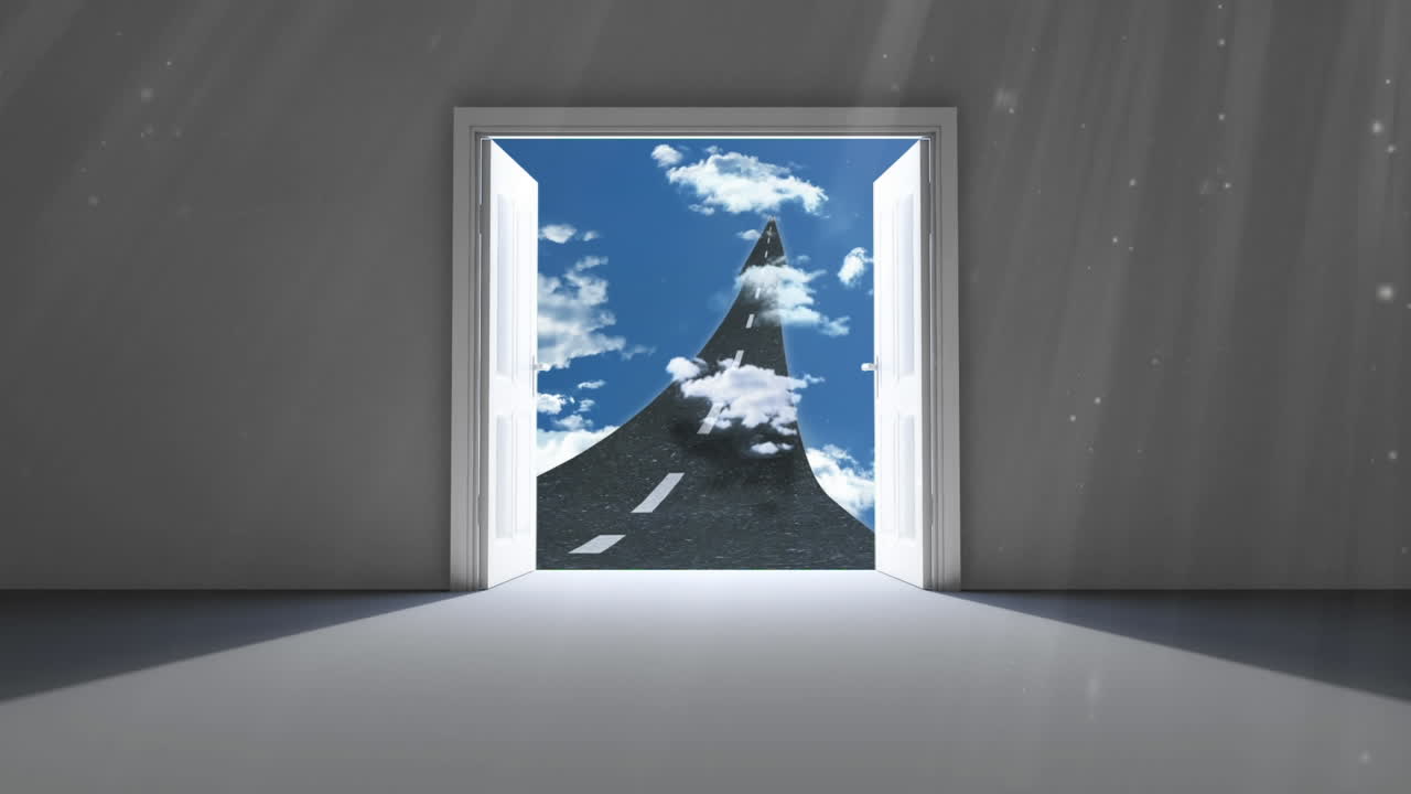 흐린 하늘의 도로에  ⁇  문이 열리고 있습니다.