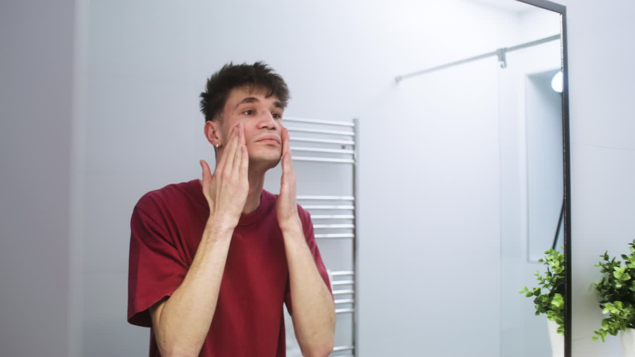 화장실에 있는 남자