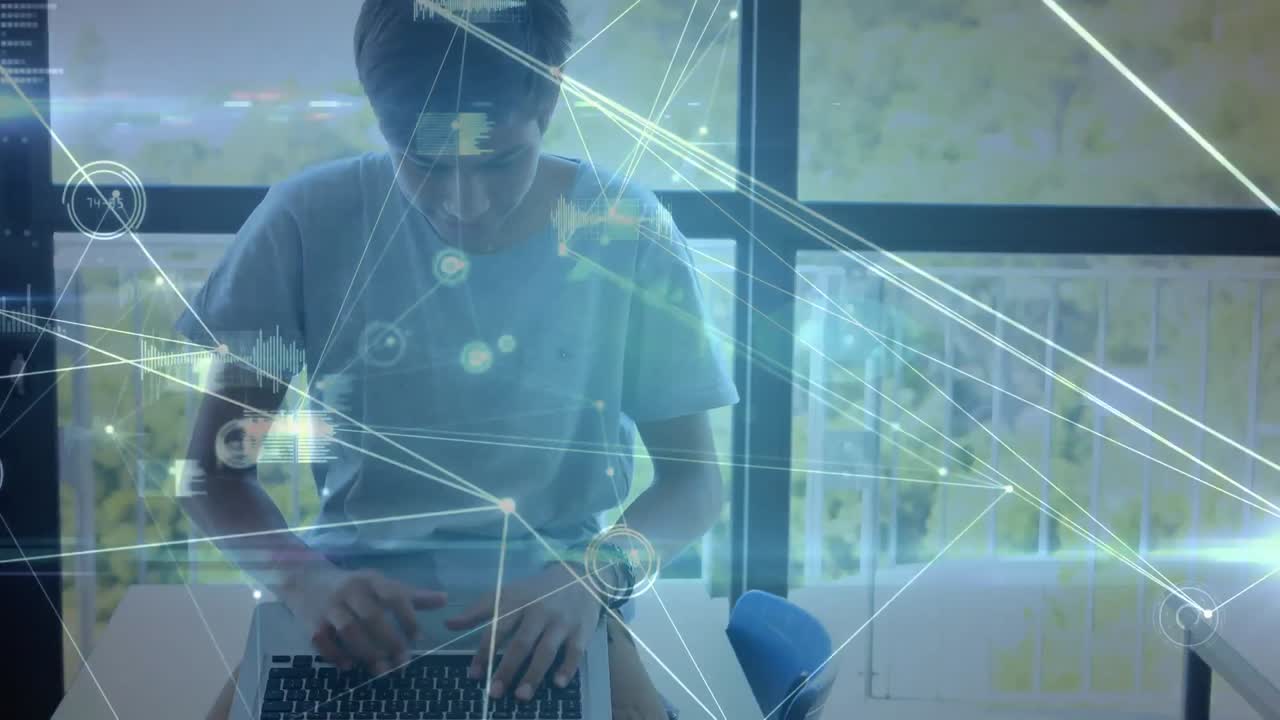 red de conexiones contra un hombre que usa una computadora portátil