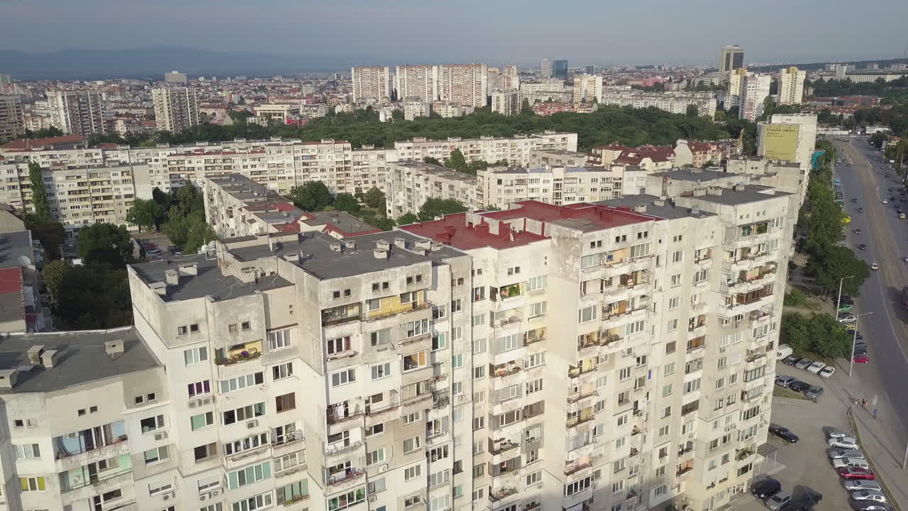 많은 주거용 아파트가 있는 동네의 조감도