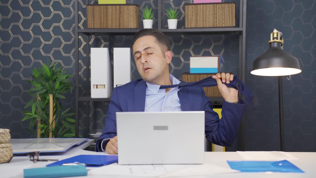 숨이 쉬지 않는 사업가입니다.