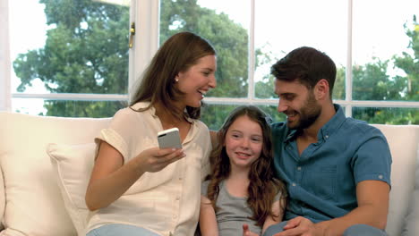 Family-taking-selfie-together