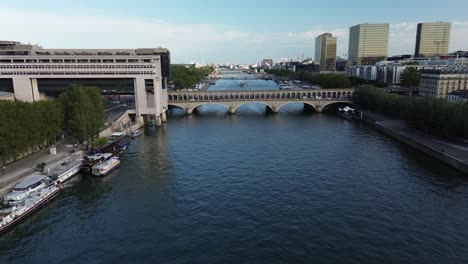 Pont-de-Bercy-bridge-with-Ministry-of-Economics-and-Finance-new-palace,-Paris-in-France