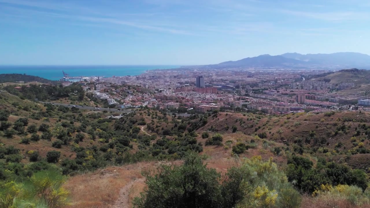Vue aérienne de la ville de Malaga et des collines environnantes, Andalousie, Espagne