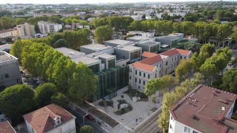 Wunderschöne-Montpellier-Luftaufnahme-Im-Süden-Frankreichs,-Grüne-Bäume-Und-Modern