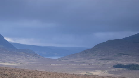 Lapso-De-Tiempo-De-La-Niebla-Rodando-Sobre-Las-Colinas-En-El-Condado-De-Donegal-En-Irlanda