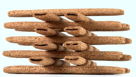 galletas de bambú en una mesa giratoria