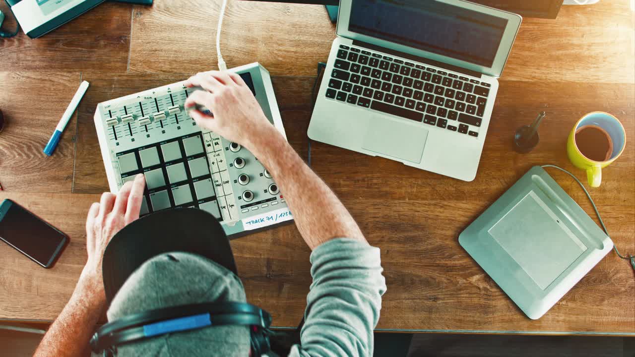 Cinemagram: Music Producer / DJ at his Drum Machine / mixer
