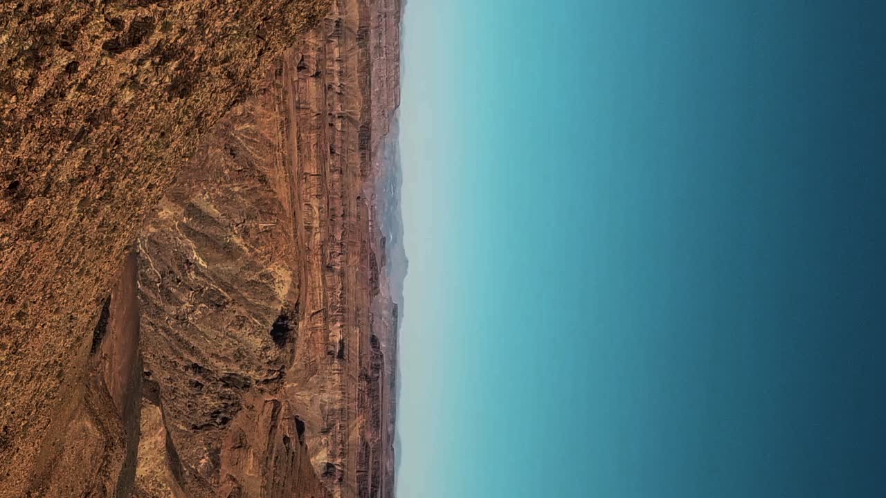 cañón vertical aéreo del río fish en namibia, áfrica