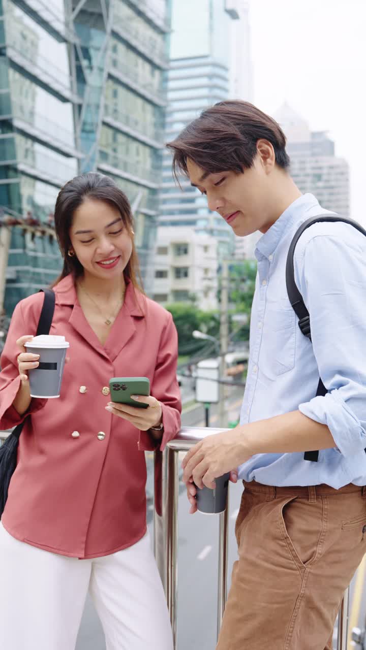 People in the city with smartphones