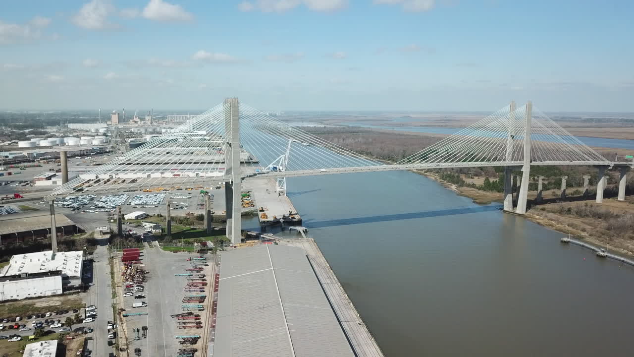 talamadge 다리의 드론 샷